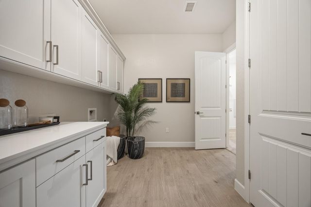 7271 W Ashcroft Avenue, Fresno, CA 93723