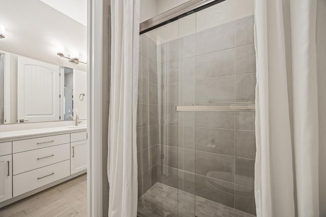 7271 W Ashcroft Avenue, Fresno, CA 93723