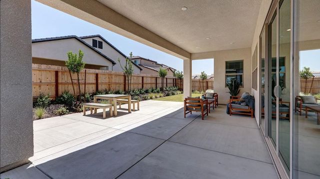 7271 W Ashcroft Avenue, Fresno, CA 93723