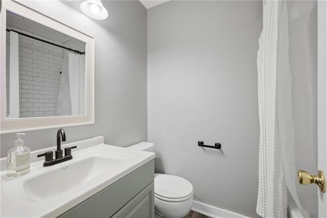 104 SW Gladstone Drive, Blue Springs, MO 64014