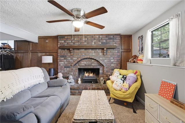 104 SW Gladstone Drive, Blue Springs, MO 64014