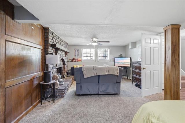 104 SW Gladstone Drive, Blue Springs, MO 64014