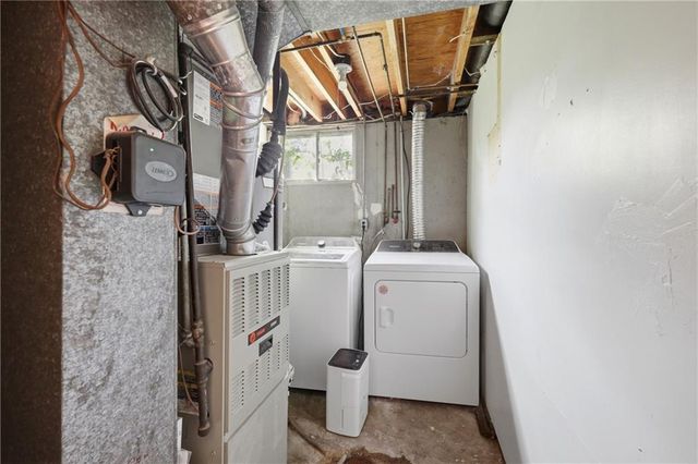 104 SW Gladstone Drive, Blue Springs, MO 64014