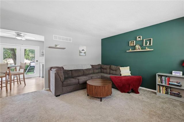 104 SW Gladstone Drive, Blue Springs, MO 64014