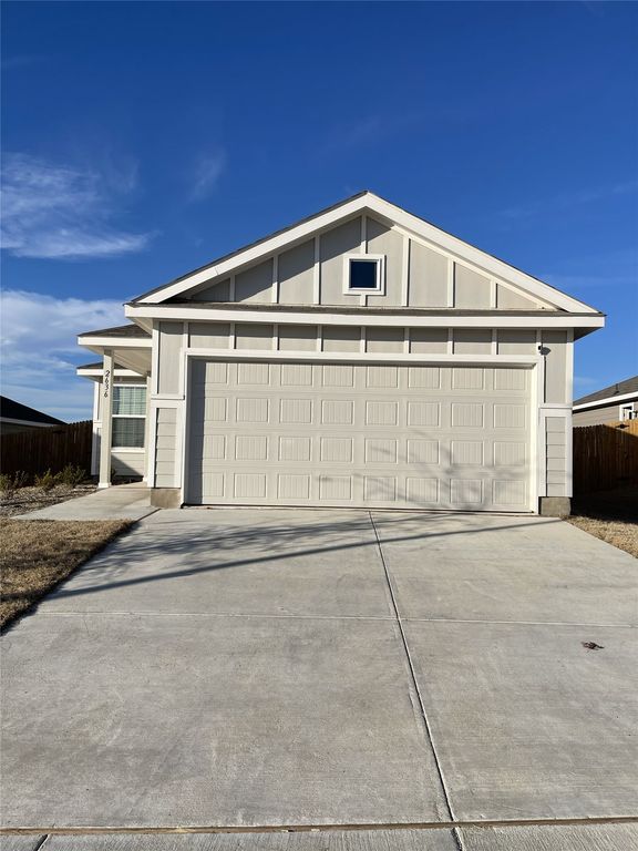 2636 Kingsman Drive, Fort Worth, TX 76179