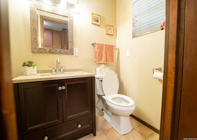 635 EDGEBROOK LN, San Antonio, TX 78213
