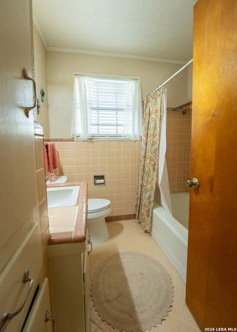 635 EDGEBROOK LN, San Antonio, TX 78213