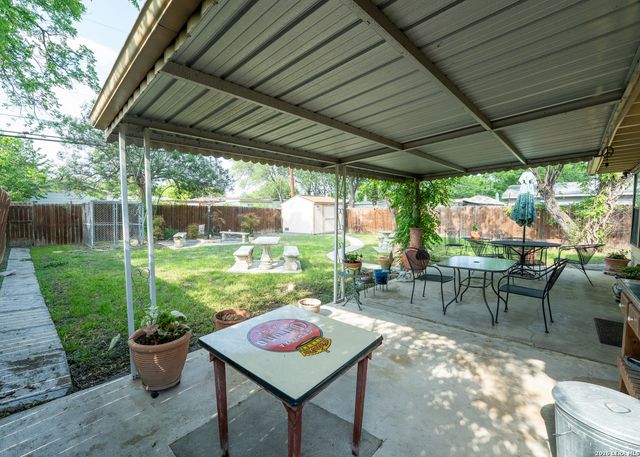 635 EDGEBROOK LN, San Antonio, TX 78213