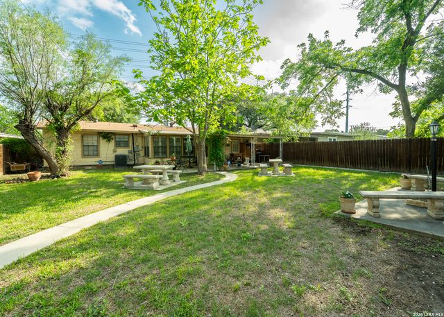 635 EDGEBROOK LN, San Antonio, TX 78213