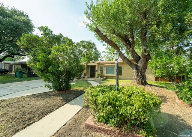 635 EDGEBROOK LN, San Antonio, TX 78213