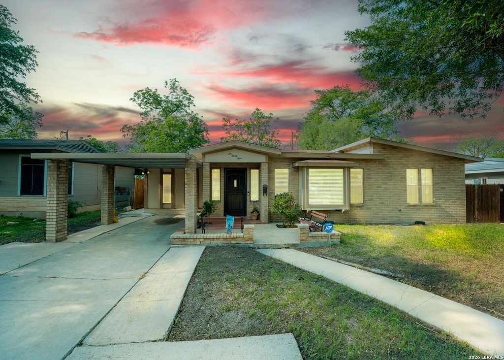 635 EDGEBROOK LN, San Antonio, TX 78213