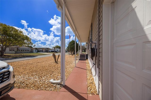8144 WEATHERFORD AVENUE, Brooksville, FL 34613