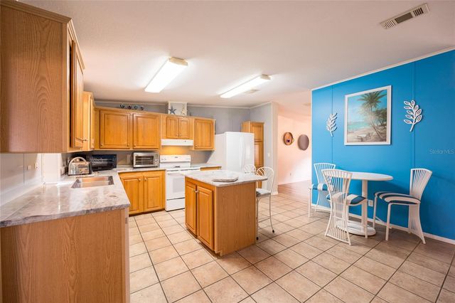 8144 WEATHERFORD AVENUE, Brooksville, FL 34613