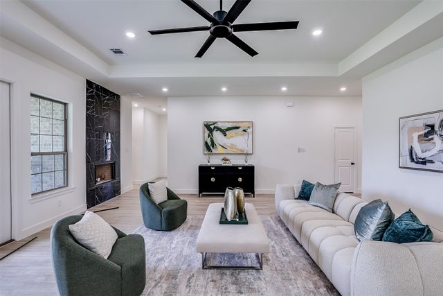 1601 Sea Breeze Court, Azle, TX 76020