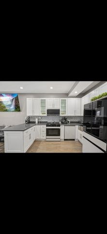 231 E 59th Street 1, Chicago, IL 60637