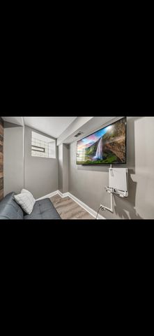 231 E 59th Street 1, Chicago, IL 60637