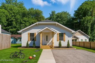 2700 Tecoma Drive, Knoxville, TN 37917
