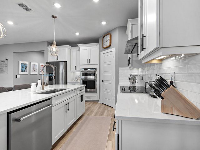 192 DAYLILY BOULEVARD, Nokomis, FL 34275