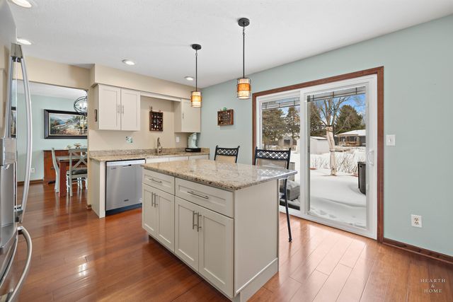 12715 Waltham Close, Roscoe, IL 61073