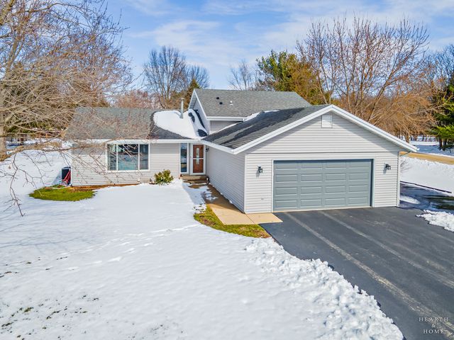 12715 Waltham Close, Roscoe, IL 61073