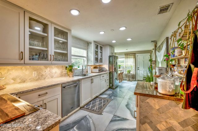 13380 EYNON Drive, Jacksonville, FL 32258