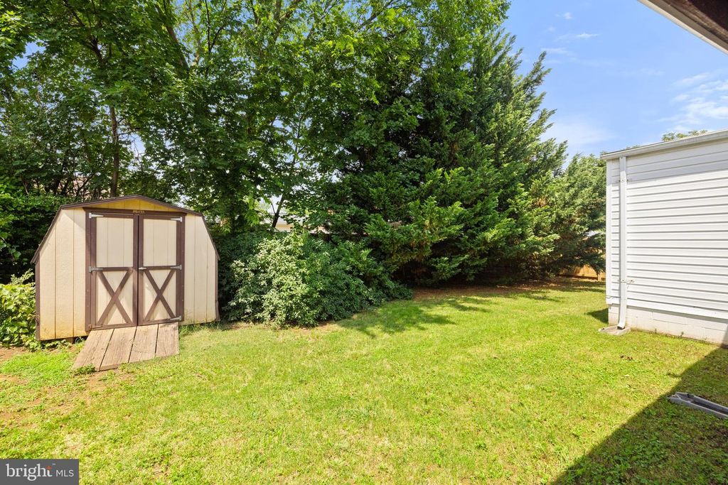 222 WASHINGTON AVE, Front Royal, VA 22630