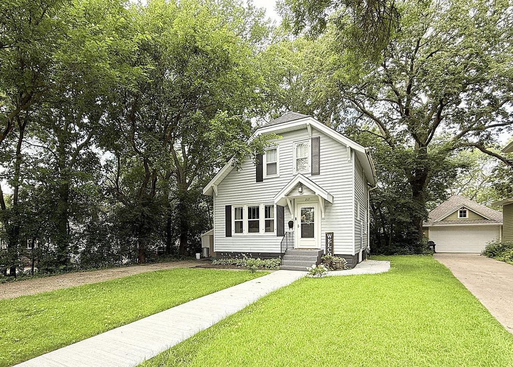 217 N 3rd Street, Montevideo, MN 56265