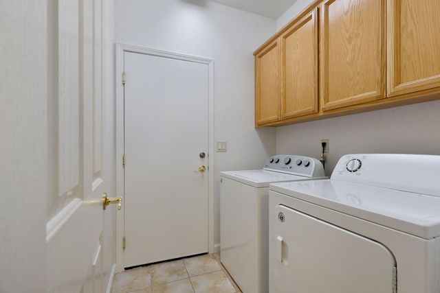 209 Wildflower Dr, Roseville, CA 95678