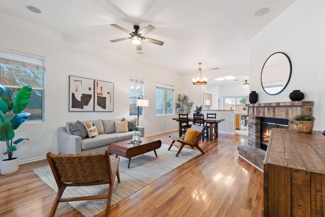 209 Wildflower Dr, Roseville, CA 95678