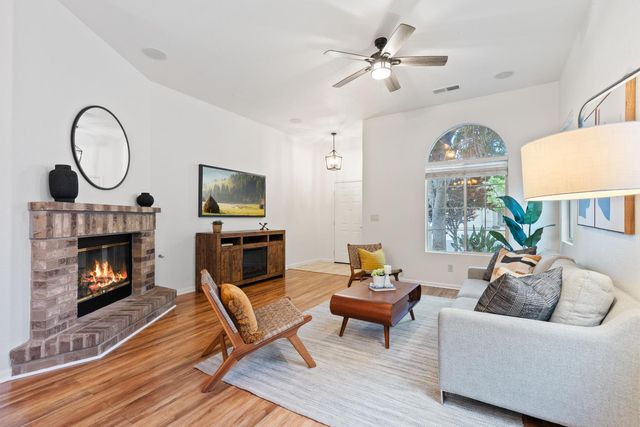 209 Wildflower Dr, Roseville, CA 95678