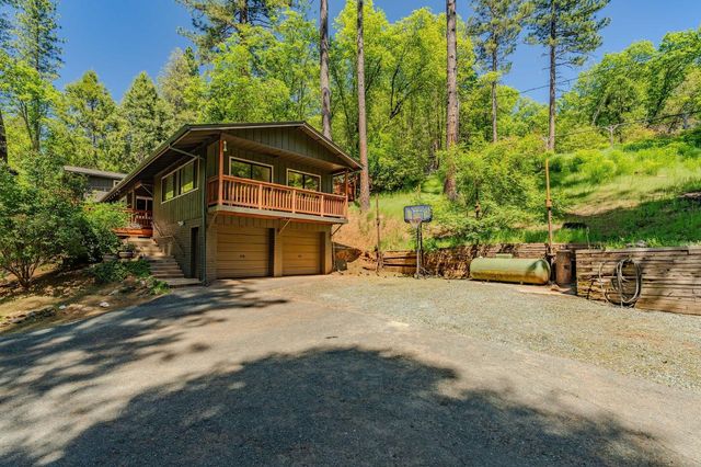 201 Barney Way, West Point, CA 95255