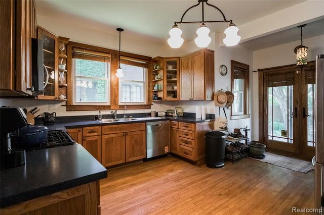 51 Massachusetts Street, Highland Park, MI 48203