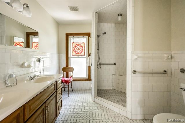 51 Massachusetts Street, Highland Park, MI 48203