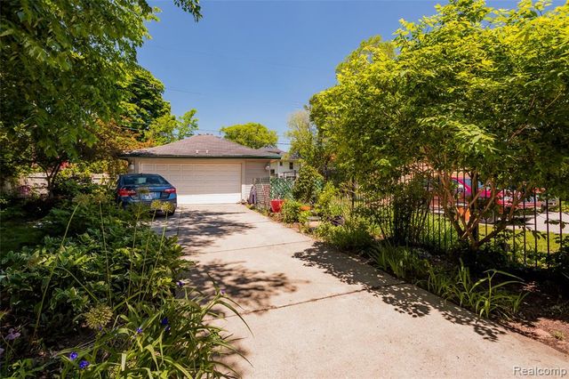 51 Massachusetts Street, Highland Park, MI 48203