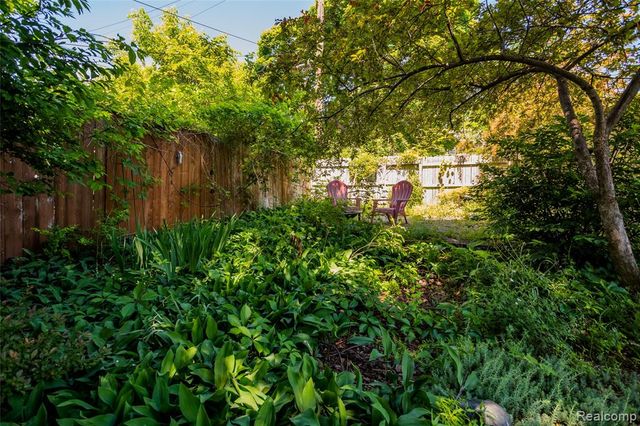51 Massachusetts Street, Highland Park, MI 48203
