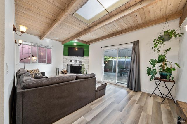 501 Baywood Dr, Vallejo, CA 94591