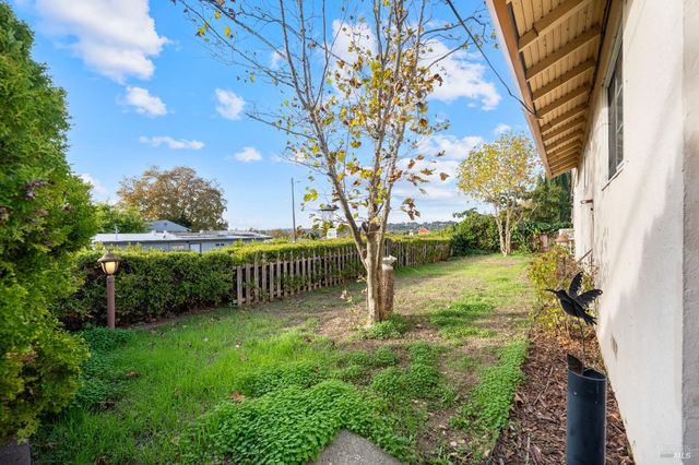 501 Baywood Dr, Vallejo, CA 94591