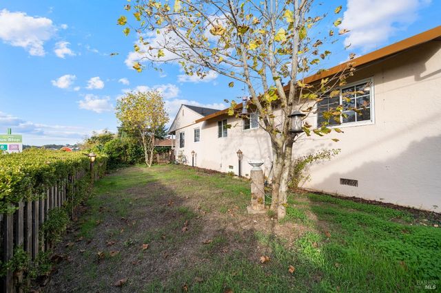 501 Baywood Dr, Vallejo, CA 94591