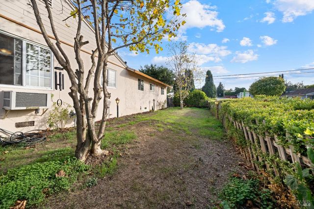 501 Baywood Dr, Vallejo, CA 94591