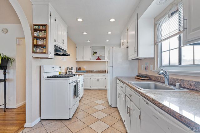 501 Baywood Dr, Vallejo, CA 94591