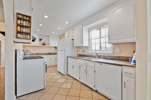 501 Baywood Dr, Vallejo, CA 94591