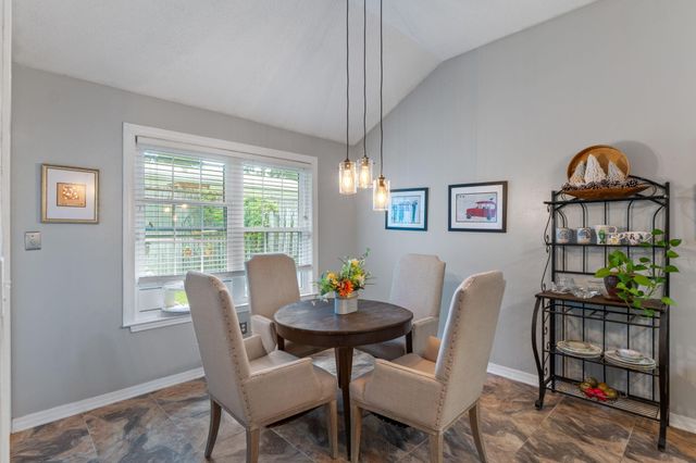 1942 Woodcrest Ridge 2, Fort Walton Beach, FL 32547