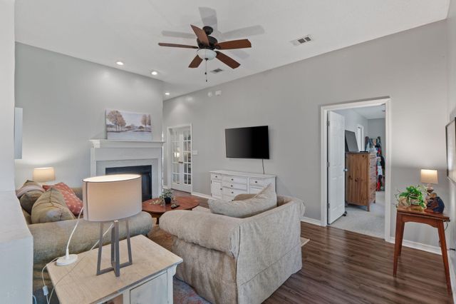 1942 Woodcrest Ridge 2, Fort Walton Beach, FL 32547