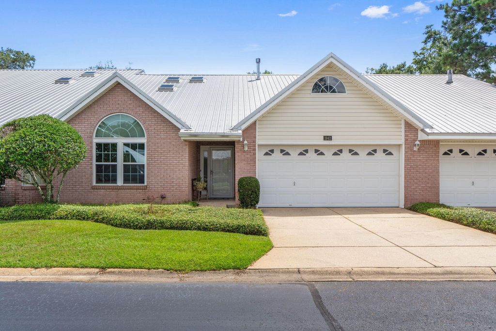 1942 Woodcrest Ridge 2, Fort Walton Beach, FL 32547