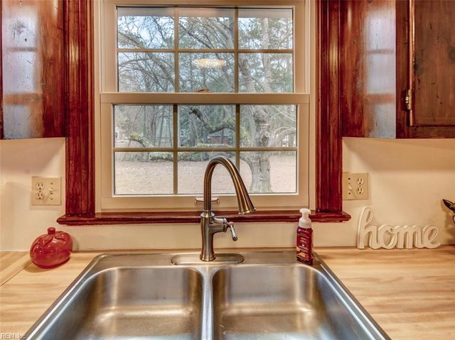 3809 Harding DR, Chesapeake, VA 23321