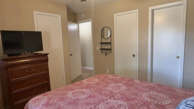 1821 Edinburg Drive, Yukon, OK 73099
