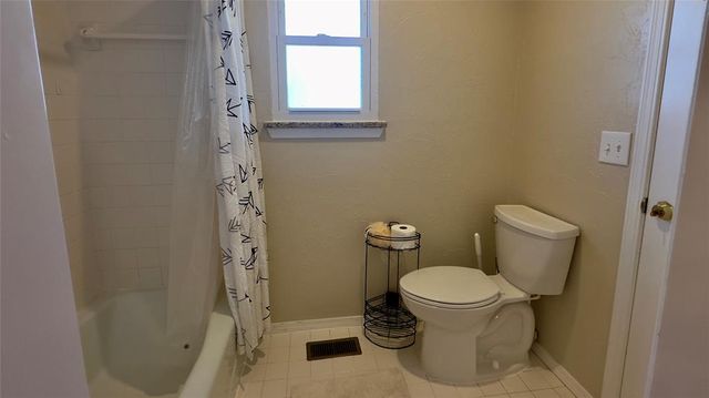 1821 Edinburg Drive, Yukon, OK 73099