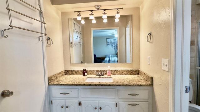 1821 Edinburg Drive, Yukon, OK 73099