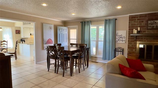 1821 Edinburg Drive, Yukon, OK 73099