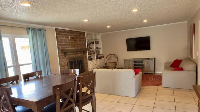 1821 Edinburg Drive, Yukon, OK 73099